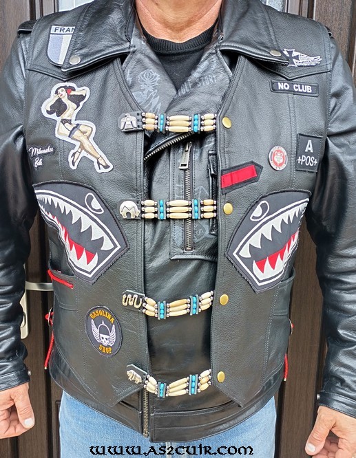 Elargisseurs gilets avec perles et os Ref VGG233