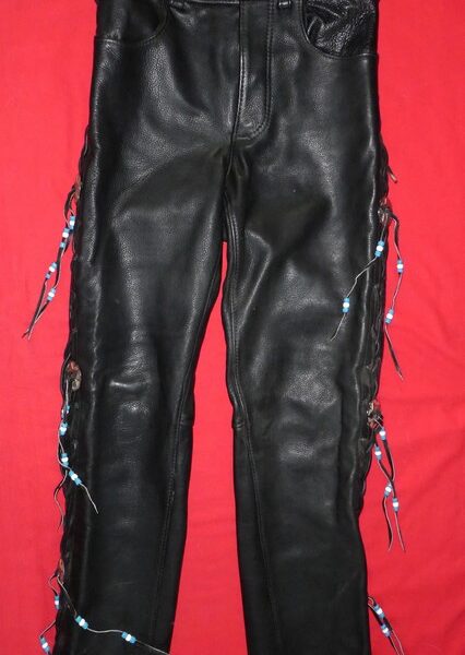 Pantalon cuir à lacets