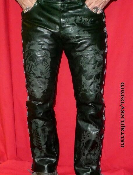 Pantalon tatoué