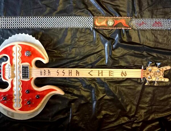 Sangle Guitare en cuir et côte de maille Ref ACM666